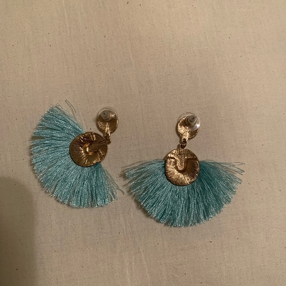 Plunder Earrings - Picture 5 of 7